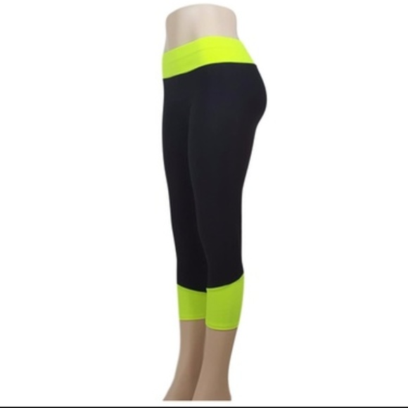 Women's Capri Style Workout Running Tights - Picture 1 of 3